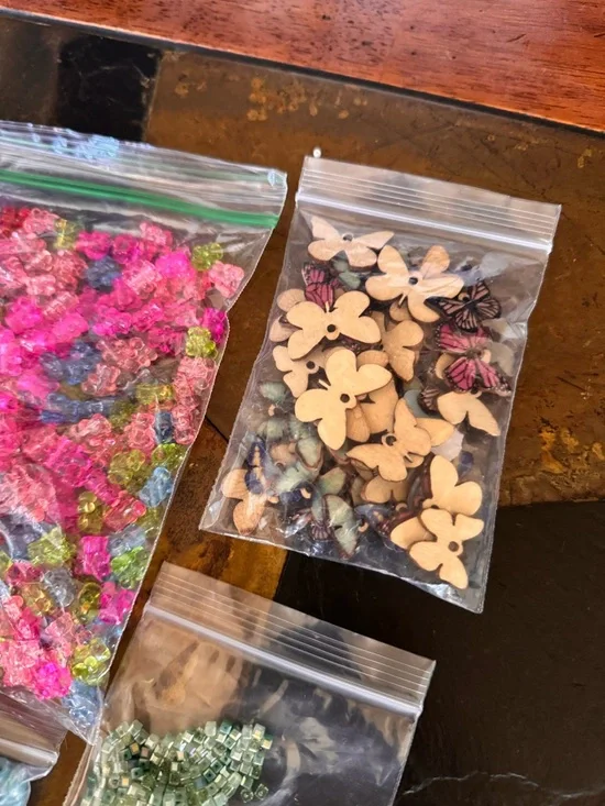 Assorted beads bundle - Picture 3 of 4